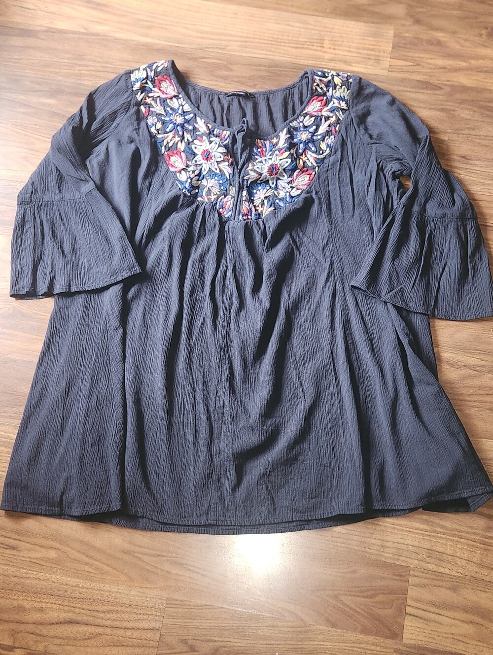 American Eagle Black Embroidered Boho Floral Tunic Bell Sleeve Cottagecore L